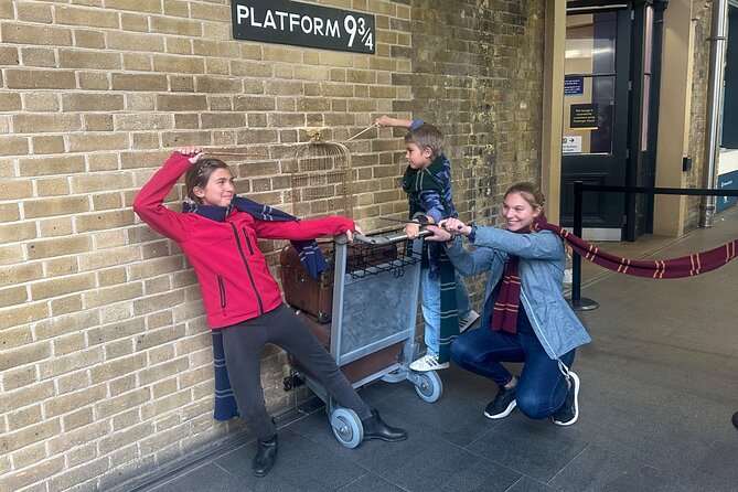 London Harry Potter Private Black Cab Tour with Hotel Pick Up - St. Paul’s, the Millennium Bridge, and the Thames