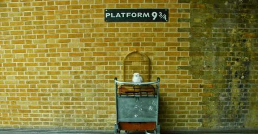 London: Harry Potter Tour, River Cruise & The London Dungeon - Westminster brings the films back to real London