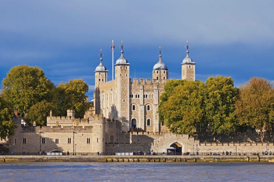 London: Harry Potter Walking Tour and Tower of London Entry - Starting at King’s Cross and Platform 9¾