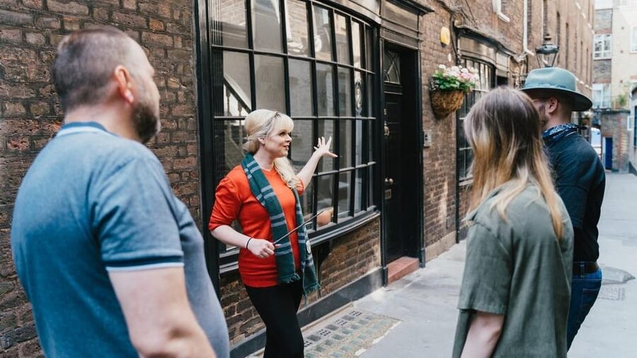 London: Harry Potter Walking Tour (& Bottle of Butterbeer) - The Underground ride to Scotland Yard
