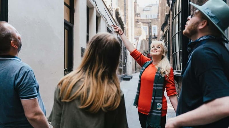 London: Harry Potter Walking Tour (& Bottle of Butterbeer) - Starting at Borough Market and the Leaky Cauldron
