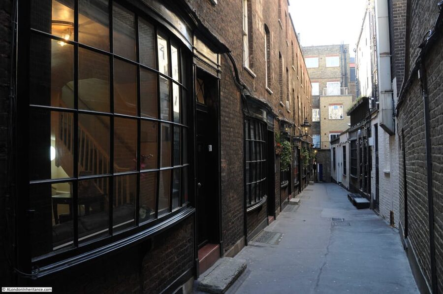 London: Harry Potter Walking Tour & the London Dungeons - Who will enjoy this tour most