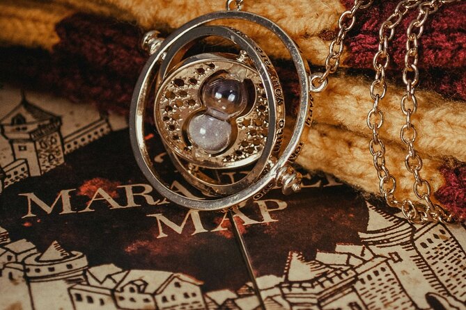 London: Harry Potter Walking Tour with Platform 9 3/4 - Platform 9 3/4 and the official shop