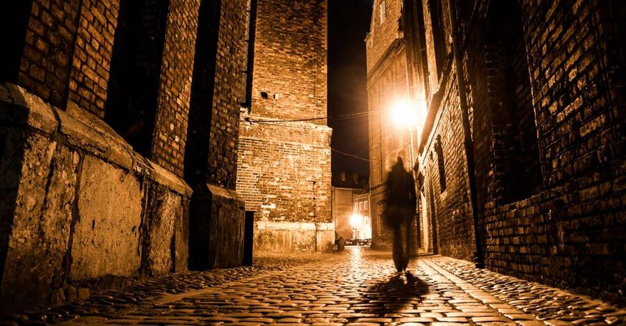 London: Jack The Ripper and Sherlock Holmes Bus Tour - What this London night tour is really about