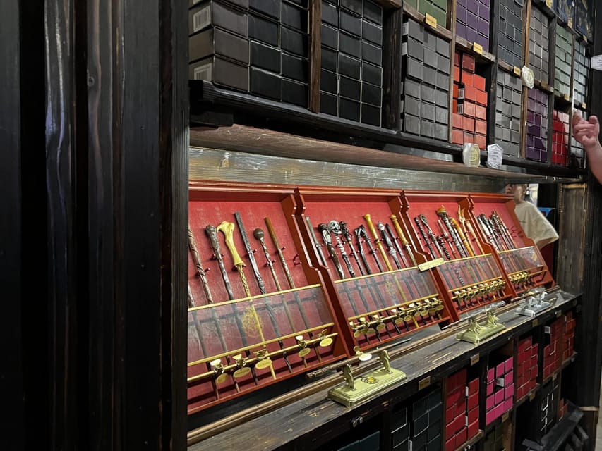 London: Private Family Harry Potter Movie Locations & Cruise - Borough Market and the Millennium Bridge