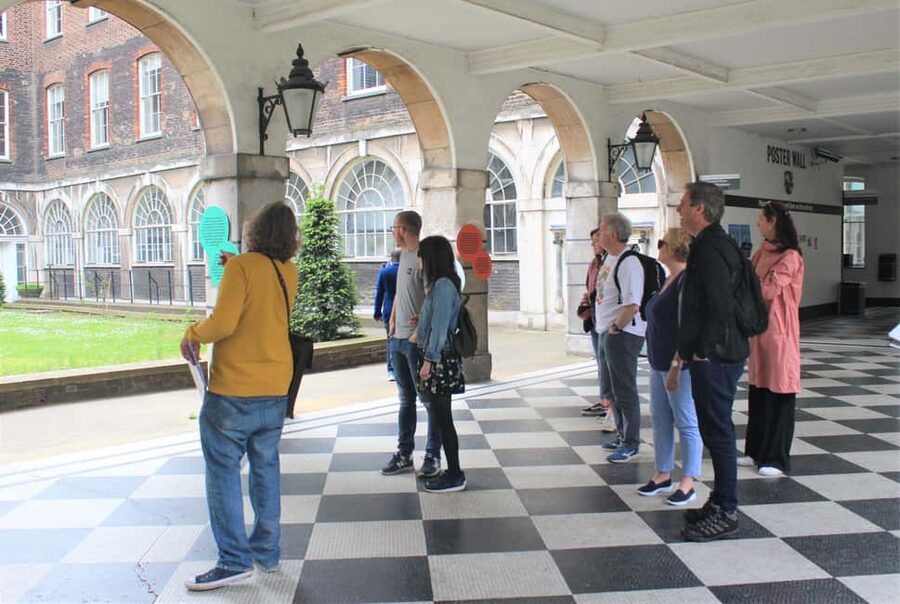 London: Private Killing Eve TV Locations Walking Tour - London Bridge, Southwark, and the city in the background