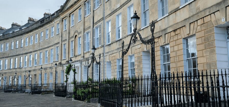 London: Self-Guided Notting Hill Walking Tour with an APP - The Hugh Grant door and Notting Hill film locations