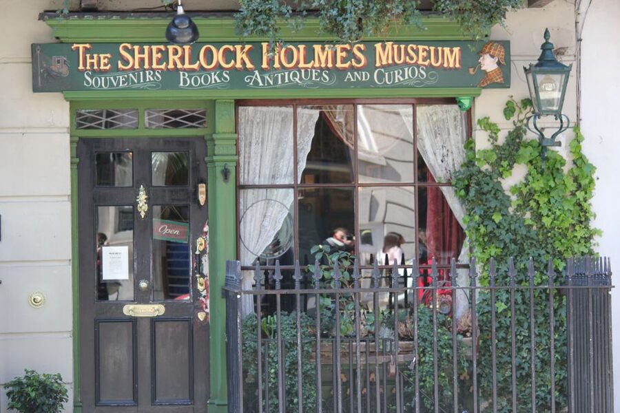 London: Sherlock Holmes Guided City Walking Tour - Bart’s Hospital and Dr. Watson’s medical training
