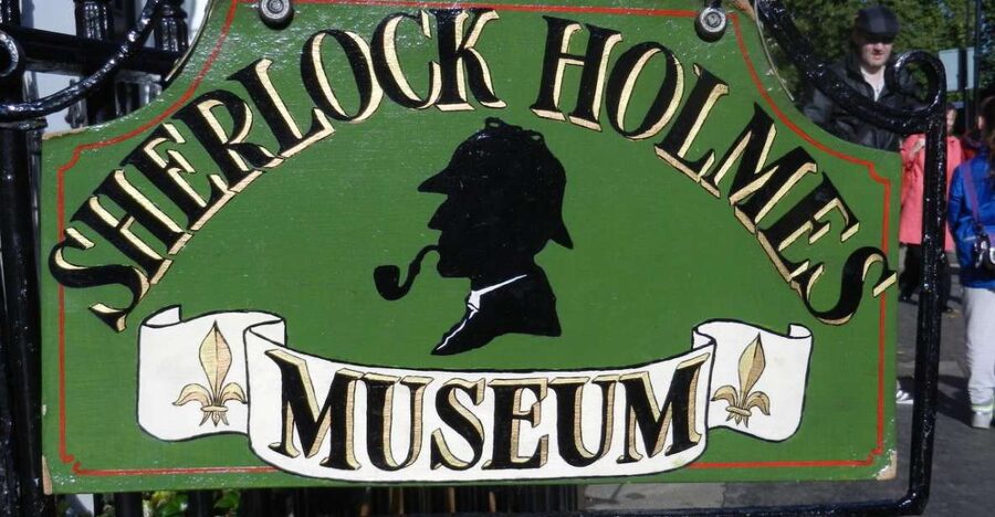 London: Sherlock Holmes Museum & Westminster Walking Tour - Inside 221b Baker Street