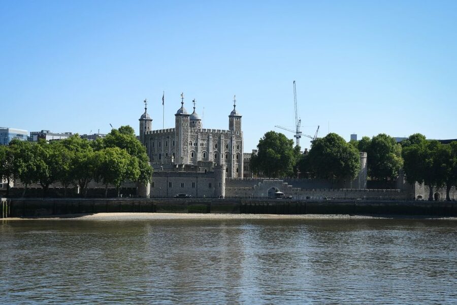 London: Top 30 Sights Tour and Sherlock Holmes Museum - Starting outside the Ritz London