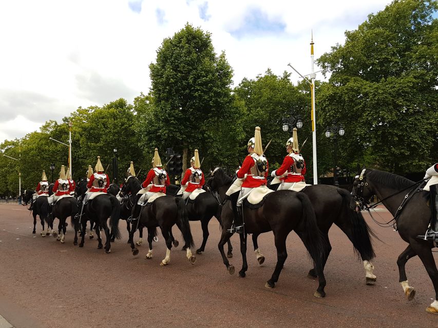 London: Top 30 Sights Tour and Sherlock Holmes Museum - Trafalgar Square, Whitehall, and Downing Street