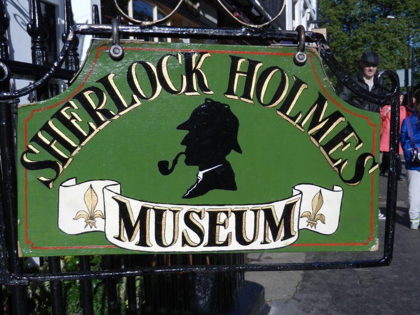 London: Top 30 Sights Tour and Sherlock Holmes Museum - What the guide adds to the experience