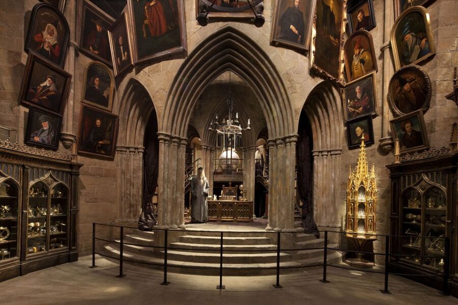 London: Warner Bros. Studio Harry Potter Tour with Transfers - Food, Butterbeer, and the expensive shop