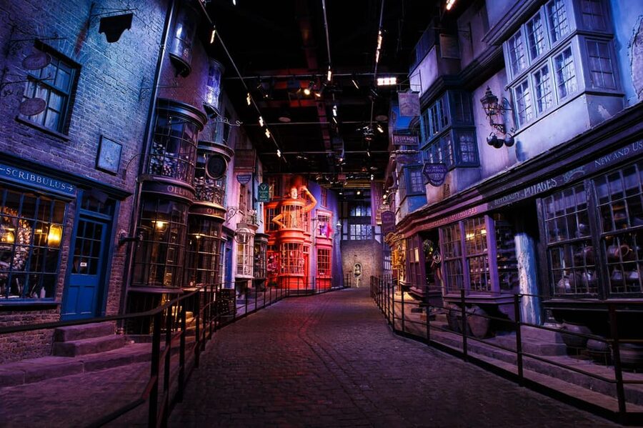 London: Warner Bros. Studio Tour and Morning Train Ticket - From Euston to Watford Junction