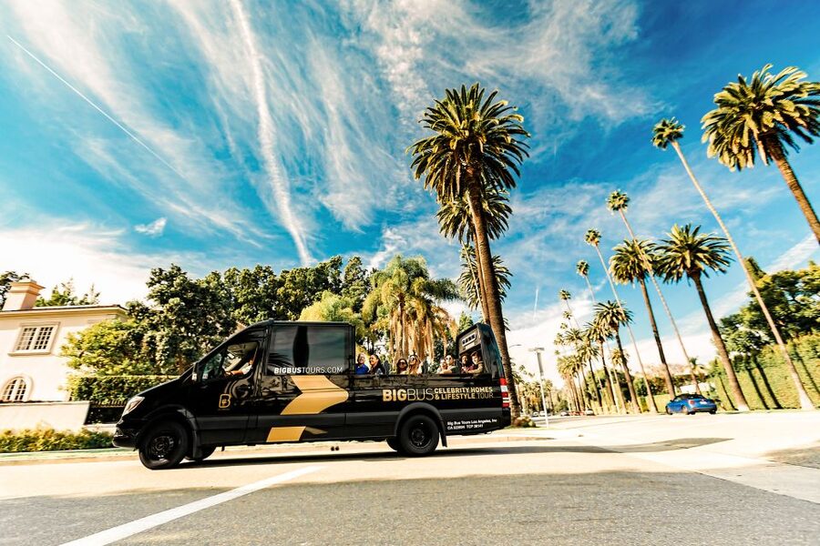 Los Angeles and Hollywood: Celebrity Homes & Lifestyle Tour - The Universal City Overlook photo stop