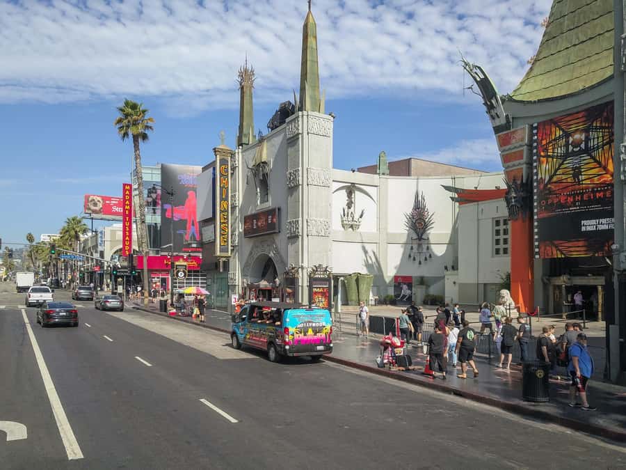 Los Angeles: Celebrity Homes and Hollywood Open-Air Bus Tour - Beverly Hills sign and Rodeo Drive