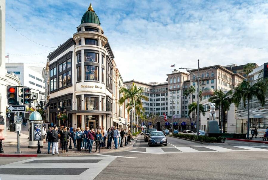Los Angeles: Celebrity Homes and Movie Scenes Bus Tour - The guide can make or break the ride