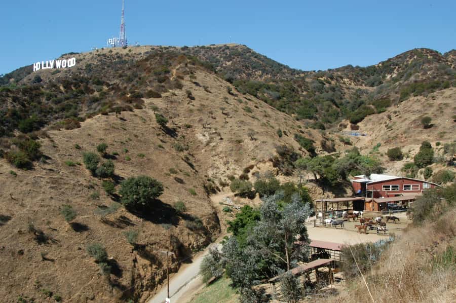 Los Angeles: Evening 2-Hour Hollywood Horseback Riding Tour - Key points at a glance