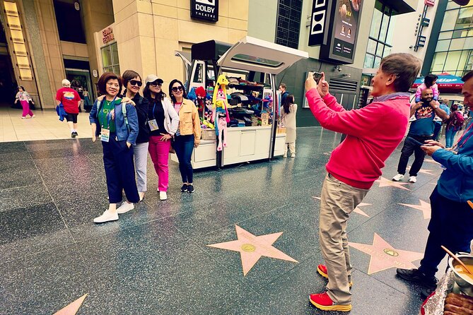 Los Angeles: Hollywood Sunset Walking & Hiking Tour - Historic hotels, homes, and neighborhood streets
