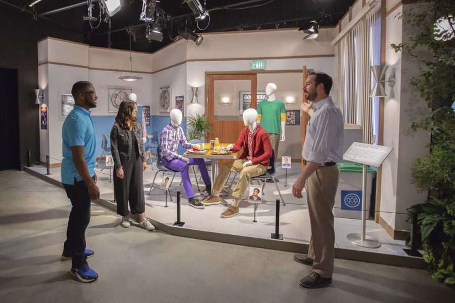 Los Angeles: Warner Bros Studio Hollywood & Bus Tour Package - Who should book this $101 package?