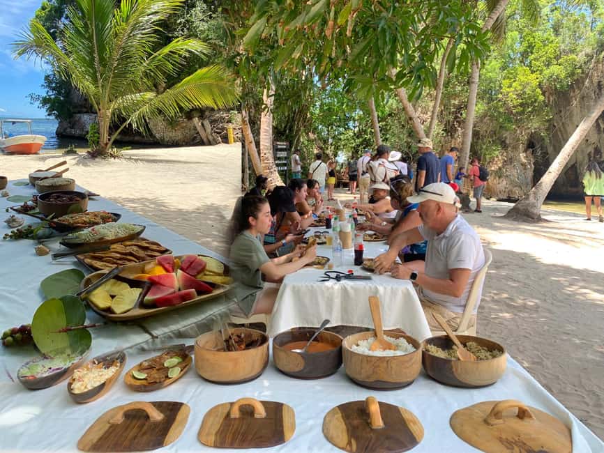 Los Haitises: Boat + Lunch at the beach & Natural pools - Leaving from Caño Hondo near Sabana de la Mar
