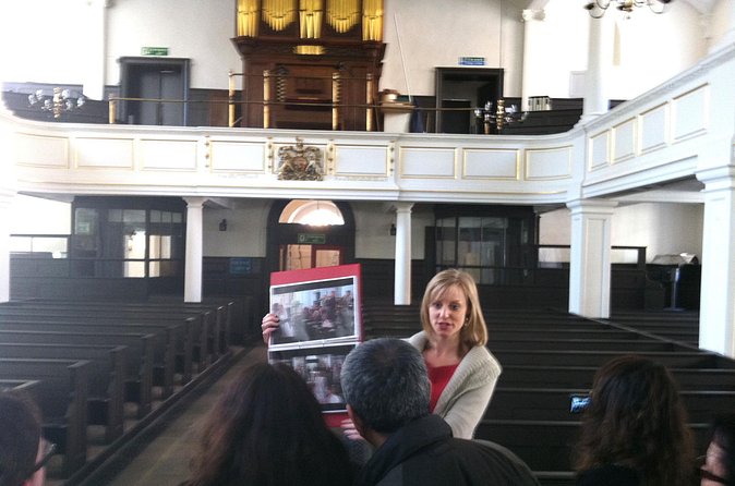 Love Actually Private Taxi Tour with Classic Rom-Com Sites - Grosvenor Chapel, the All You Need Is Love wedding church