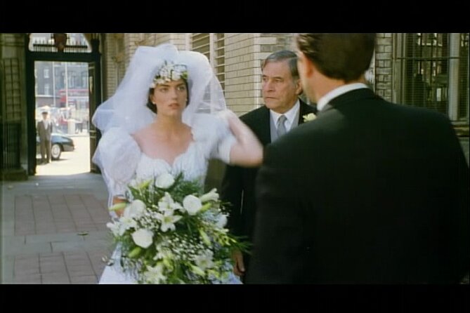Love Actually Private Taxi Tour with Classic Rom-Com Sites - Guide style and the pace of the day