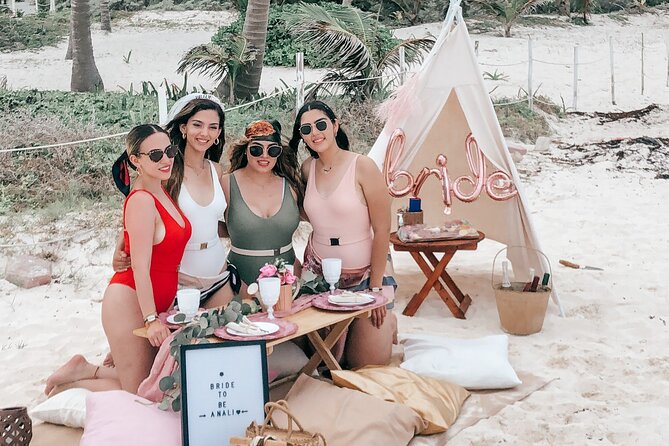 Luxury picnic on the beach - A beach picnic instead of another restaurant meal
