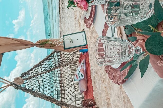 Luxury picnic on the beach - Who will enjoy it most
