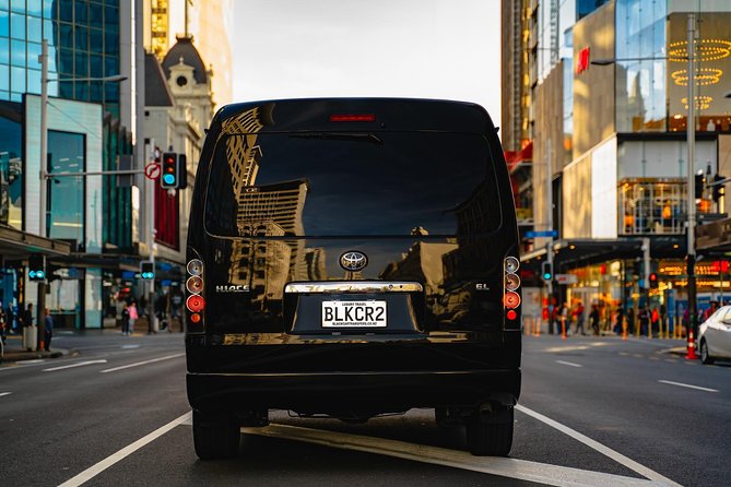 Luxury Small group tour from Auckland to Hobbiton Movie Set - The early start and the return to Auckland