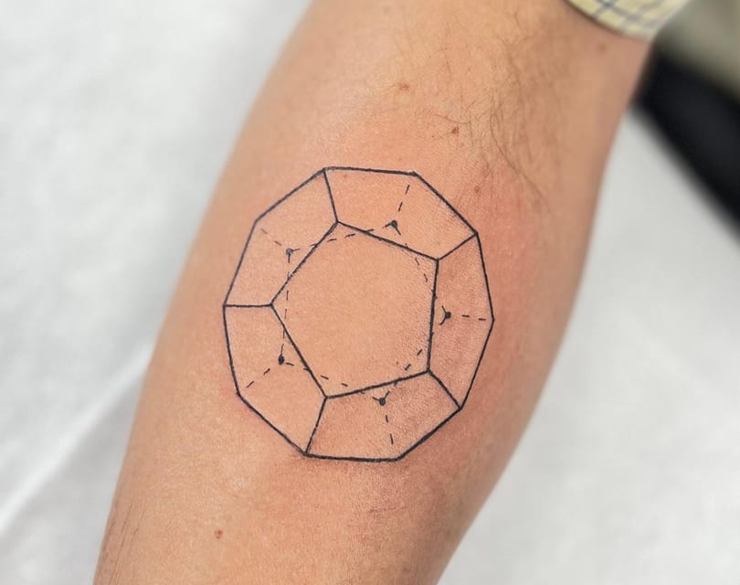 MADRID: SMALL TATTOO IN A PROFESSIONAL STUDIO - Who should book this Madrid tattoo experience?