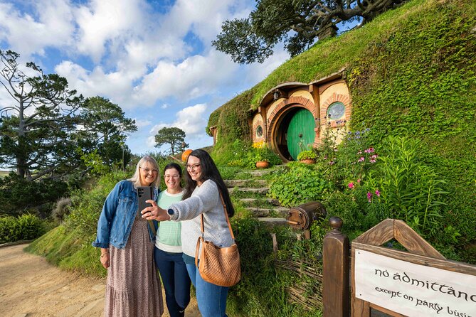 Magical Hobbiton: Small-Group Guided Tour from Auckland - Weather, clothing, and comfort on the set