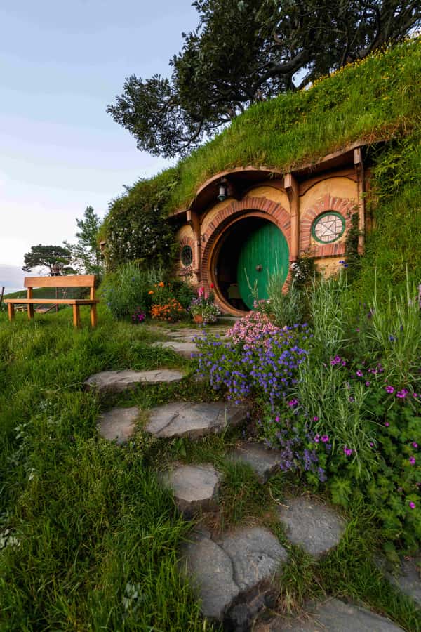 Magical Hobbiton & Waitomo Caves Small Group from Auckland - What the guides add to a tightly timed day