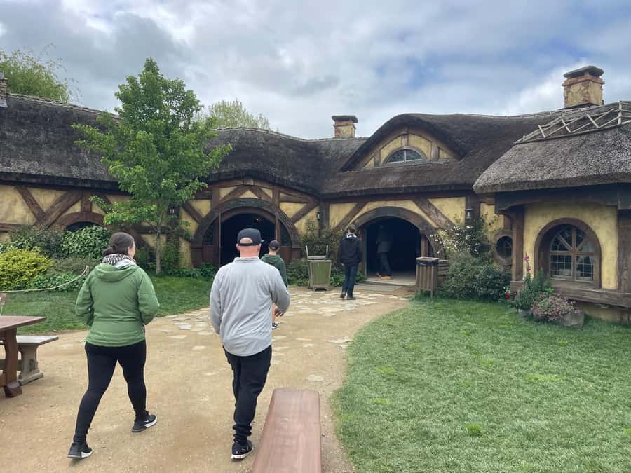 Magical Hobbiton & Waitomo Caves Small Group from Auckland - Is $248 a fair price?