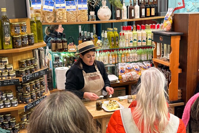 Mamma Mia Florence Street Food Tasting and City Guided Tour - Piazza della Signoria and the open-air art lesson