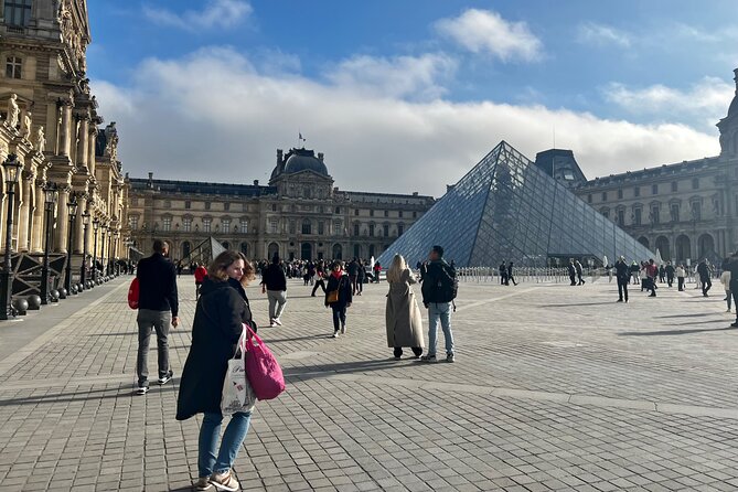 Mamma Mia! Paris Louvre Museum Guided Tour Kid-Friendly Activity - Games, stories, and art lessons that children can follow
