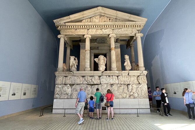 Marvels at the British Museum: Rosetta Stone, Parthenon, Mummies - The guide and group size