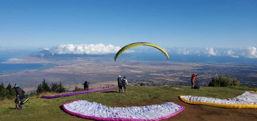 Maui: Top Gun Paragliding Tandem Flight - Bicoastal views over Maui’s central valley