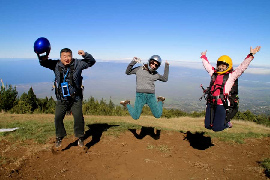 Maui: Top Gun Paragliding Tandem Flight - Alii Kula Lavender Farm adds a second stop