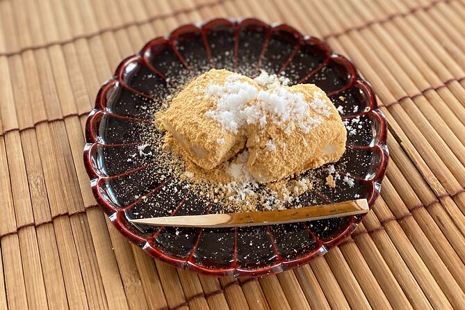 Mochi Making at a Private Studio in Tokyo - Tea, tasting, and what you may take home