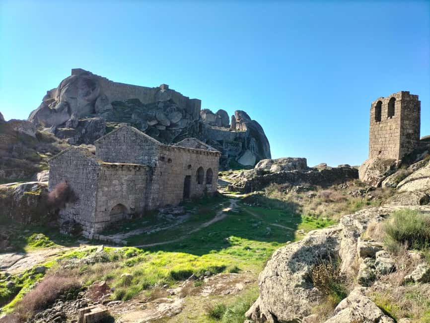 Monsanto (TV Game of Thrones): Private Day Tour from Lisbon - Guide style and personal attention