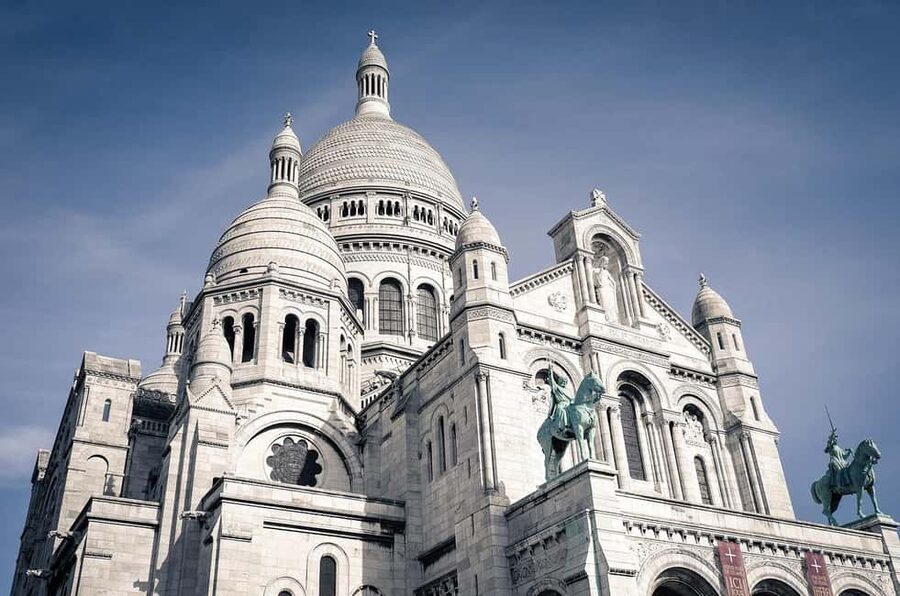 Montmartre’s Hidden Gems: Private History & Artist Studios - Place des Abbesses and the neighborhood below the hill