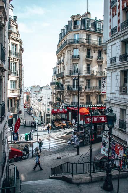 Montmartre’s Hidden Gems: Private History & Artist Studios - Dalida, local memory, and the final climb