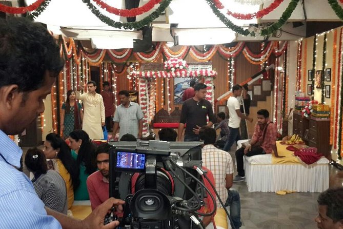 Mumbai Film City and Bollywood Tour with Meal - Key points to know