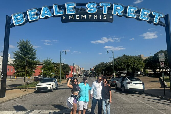 Nashville to Graceland Sun Studios Beale Tour Tickets Included - Graceland, where Elvis lived away from the stage