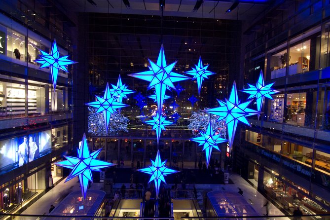New York City Holiday Movie Sites and Lights Bus Tour - Midtown movie sites and the Fifth Avenue windows