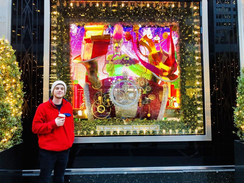 New York Holiday Lights and Movie Sites Bus Tour - The Elf apartment and New York movie magic