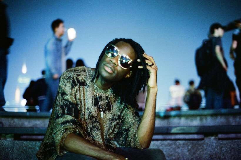 Night Photoshoot in Hong Kong: Cinematic, Moody, Personal - Meeting Ashley and setting the mood