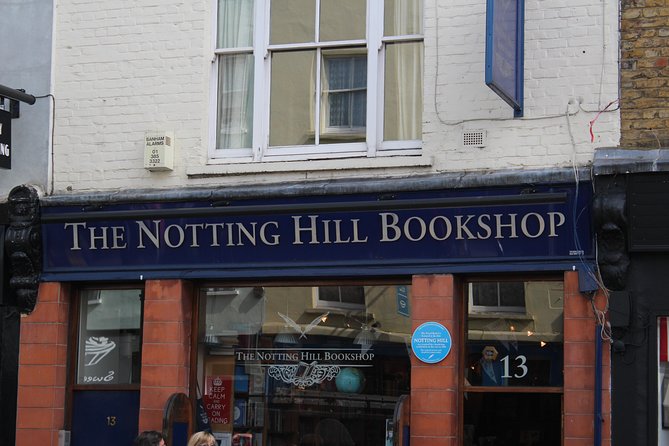 Notting Hill Tour - The Travel Bookshop and the blue door