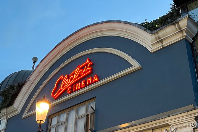 Notting Hill Walk Celebrities and Film Locations - What Anna adds to the experience